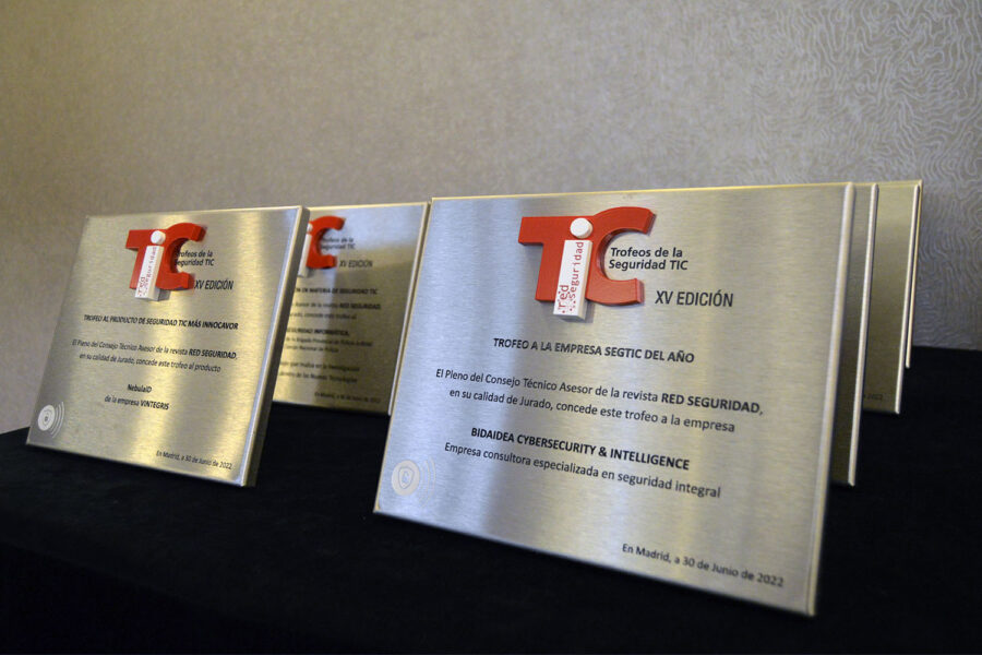 Placas de los Trofeos de la Seguridad TIC