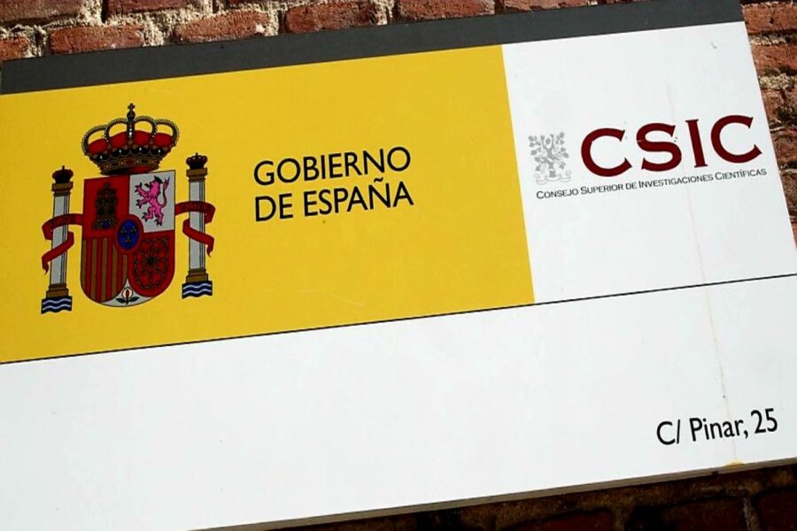 Cartel Amarillo y Blanco del Centro Superior de Investigaciones Científicas (CSIC)