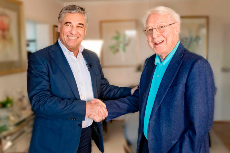 Stefan Auerbach (izquierda) y Horst Görtz, CEO y fundador de Utimaco, respectivamente.