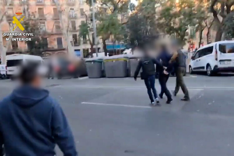 Detenido un criptoyihadista en Barcelona que captaba fondos para el Daesh