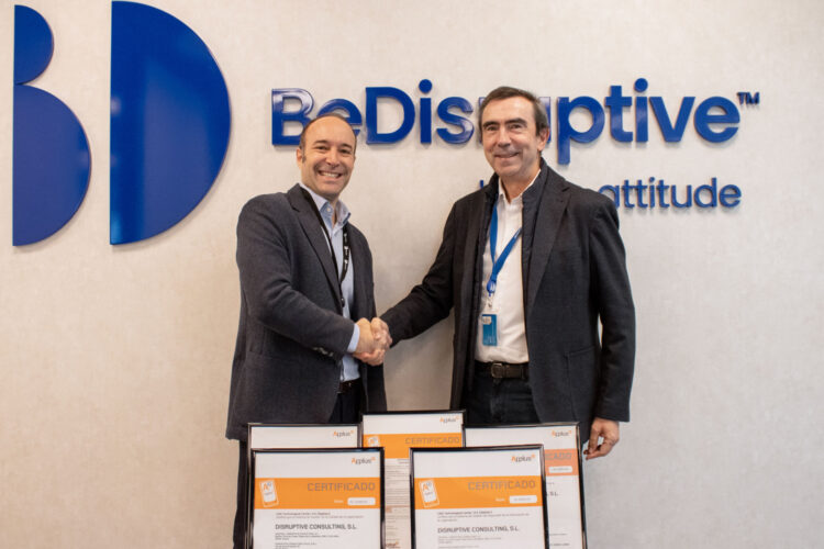 Xabier Mitxelena, 'General Director' de BeDisruptive; y Francisco Bonet, director comercial de Applus Certification