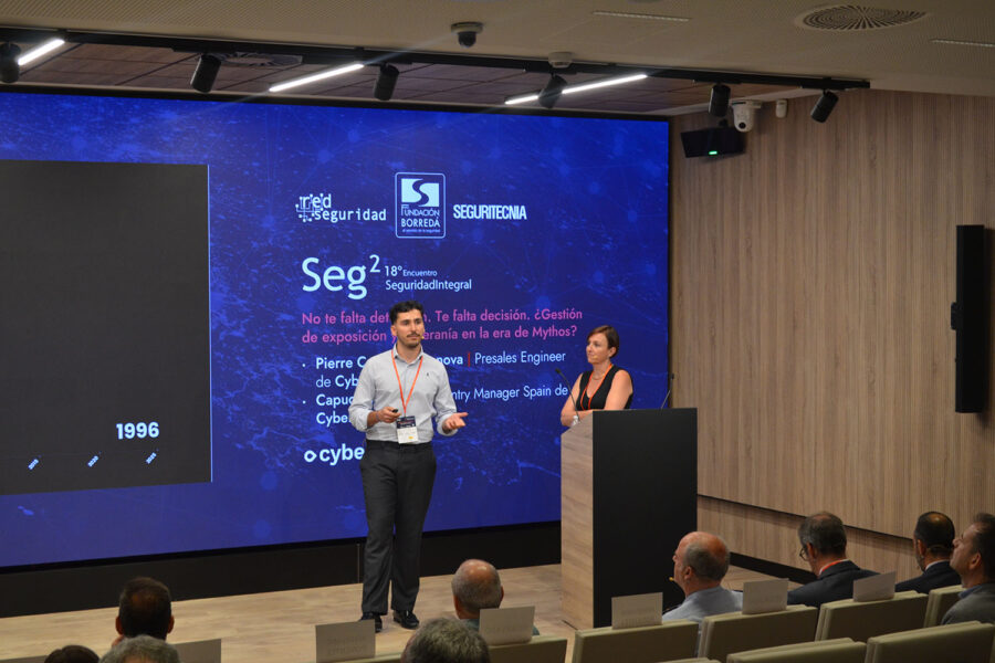 Pierre Cáceres-Casanova y Capucine Bardet (Cyberwatch).